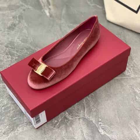 SF salvatore Ferragamo  菲拉格慕 蝴蝶结天鹅绒粗跟单鞋