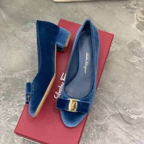 SF salvatore Ferragamo  菲拉格慕 蝴蝶结天鹅绒粗跟单鞋