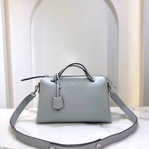 FENDI芬迪柔软小牛皮波士顿手提包149