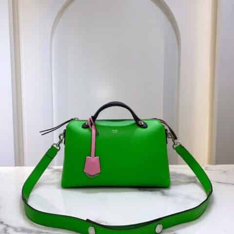 FENDI芬迪柔软小牛皮波士顿手提包149