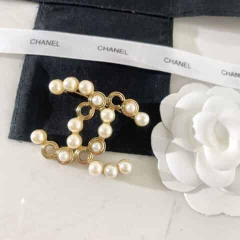 新款 CHANEL香奈儿双c珍珠胸针