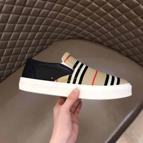 Burberry巴宝莉   采用进口头层牛皮B家经典低帮运动鞋