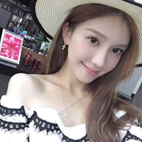 经典爆款 克罗心金色十字架耳钉耳环