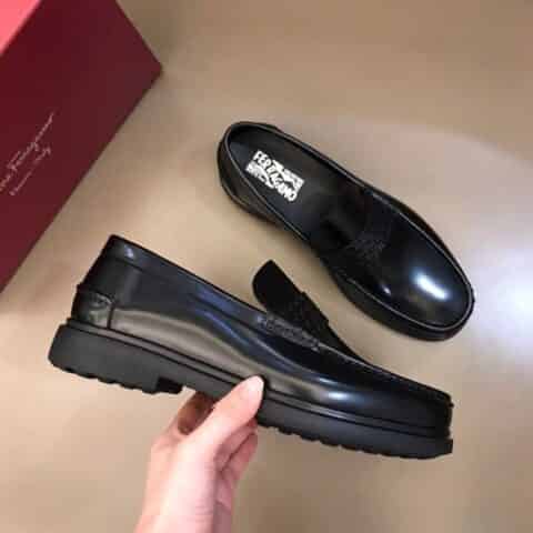 Salvatore Ferragam 街头风范与厚底鞋原版/漆皮小牛皮乐福鞋