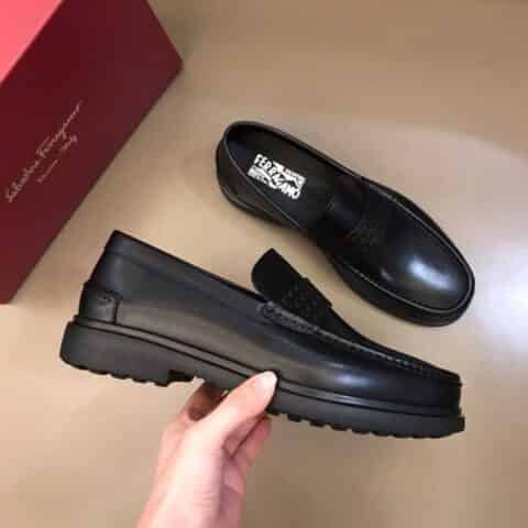 Salvatore Ferragam 街头风范与厚底鞋原版/漆皮小牛皮乐福鞋