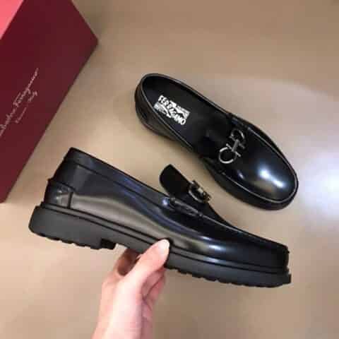 Salvatore Ferragam 街头风范与厚底鞋原版/漆皮小牛皮乐福鞋