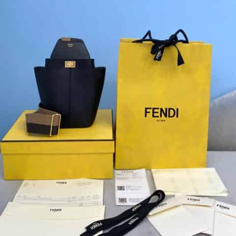 FENDI芬迪翻盖搭标志性Guitar吉他包8301