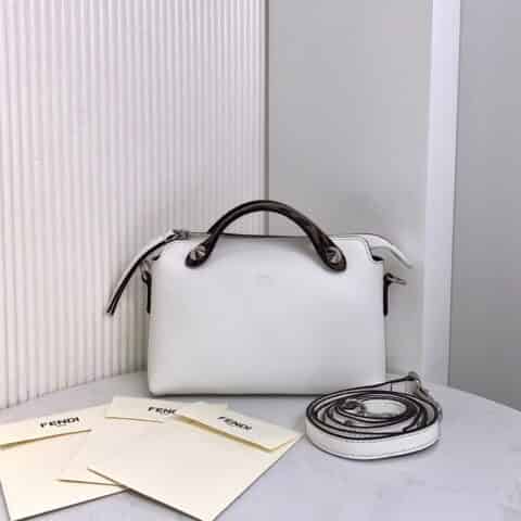FENDI芬迪柔软小牛皮波士顿手提包1150