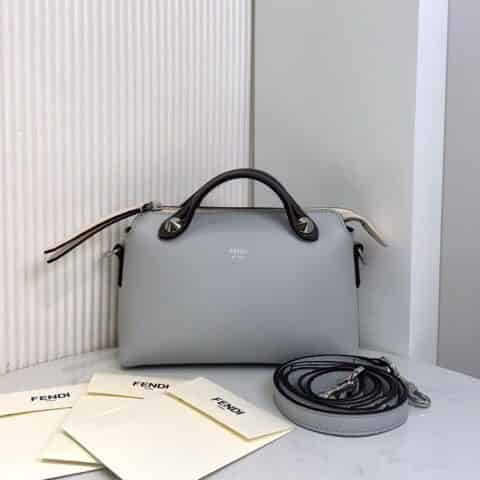 FENDI芬迪柔软小牛皮波士顿手提包149