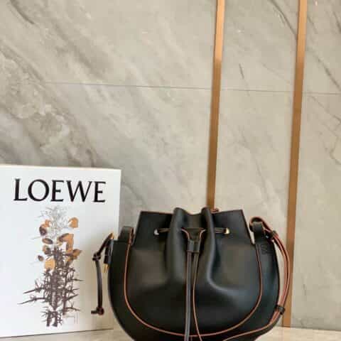Loewe罗意威  Horseshoe飞碟包马蹄包 0526