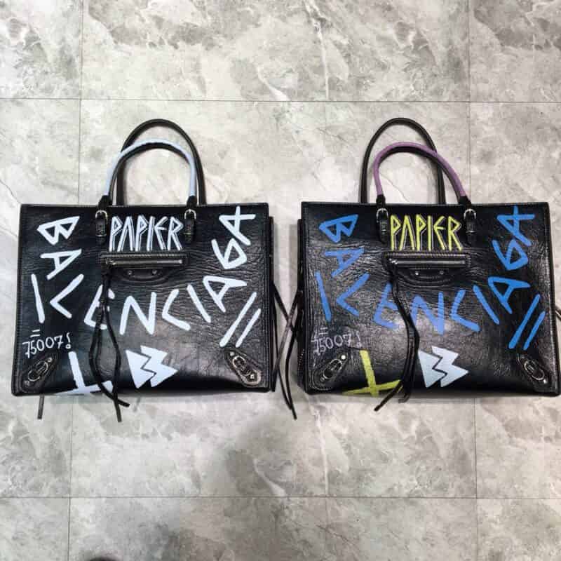 Balenciaga巴黎世家涂鸦小牛皮蝙蝠包255416