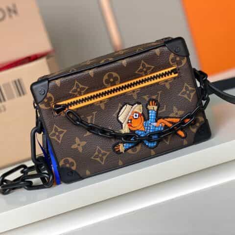 Louis Vuitton LV Mini Soft Trunk玩偶稻草人盒子链条包M80159