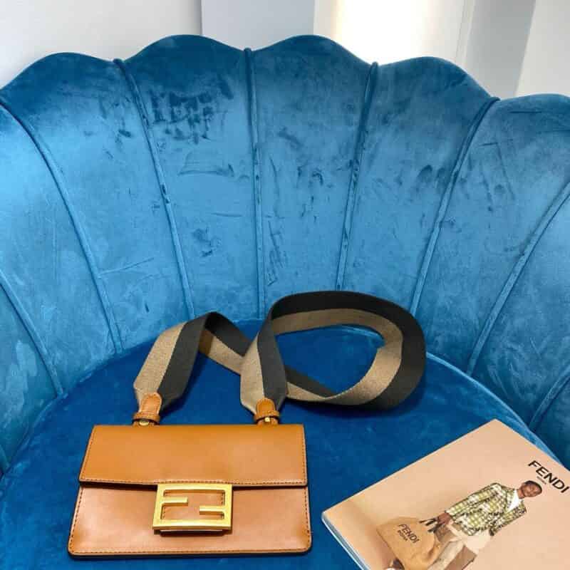 FENDI芬迪便携款全牛皮小包0175