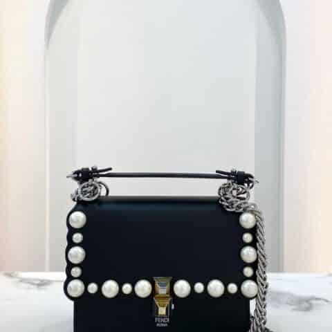FENDI芬迪圆珠装饰KAN I迷你手袋381