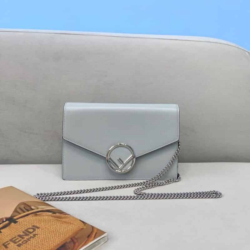 FENDI芬迪简约风几何图形翻盖包006