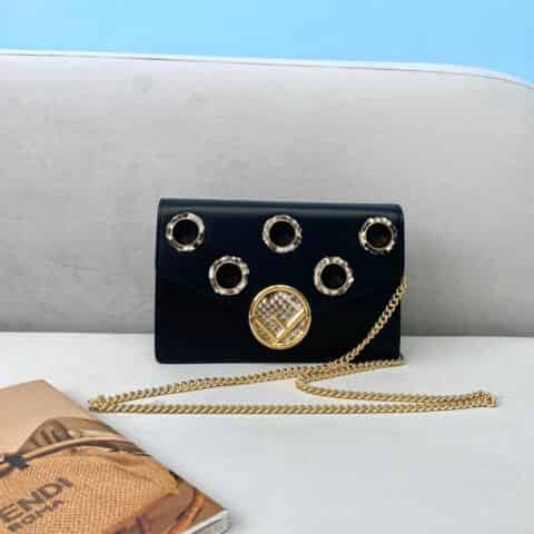 FENDI芬迪简约风几何图形翻盖包006