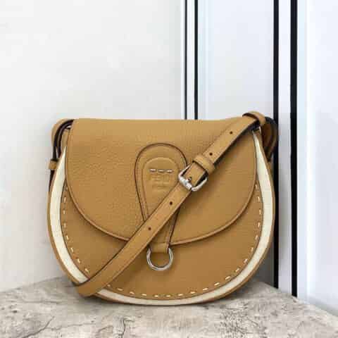 FENDI芬迪全手工缝制 LOGO皮马鞍包655