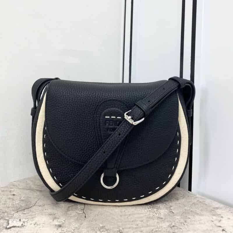 FENDI芬迪全手工缝制 LOGO皮马鞍包655