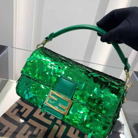 FENDI芬迪珠片修饰单肩斜挎包0127L