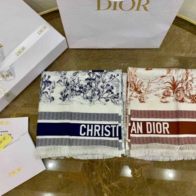 Dior迪奥21春季新款蚕丝方巾