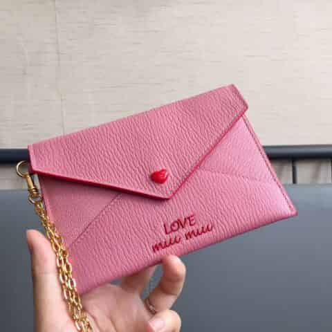 MIUMIU缪缪进口牛皮山羊纹LOVE爱心系列钱包5MF001