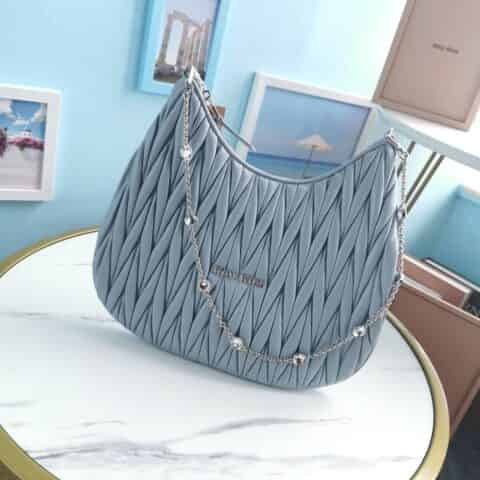 MIUMIU缪缪Cloquet进口小羊皮新版半圆腋下钻石链条包5BC085