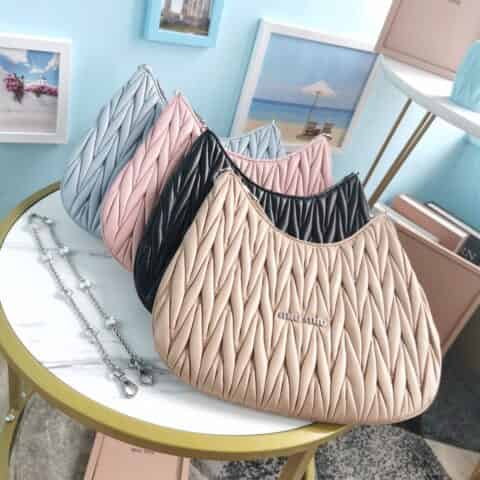 MIUMIU缪缪Cloquet进口小羊皮新版半圆腋下钻石链条包5BC085