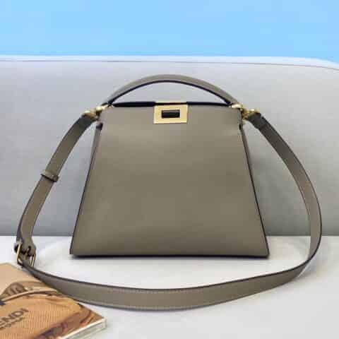 FENDI芬迪进口小牛皮Peekaboo手袋302