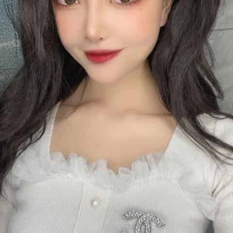 新款CHANEL香奈儿双c满钻胸针