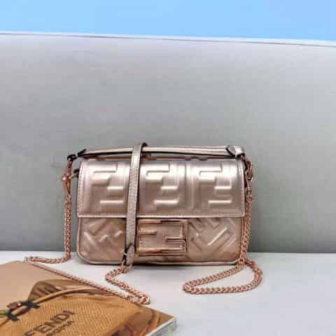 FENDI芬迪绵羊皮迷你版法棍包0135S