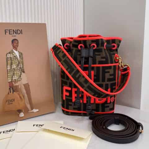 FENDI芬迪经典双F布料MON TRÉSOR迷你水桶包659