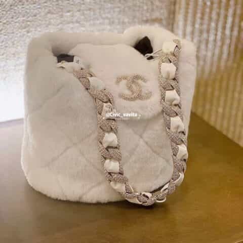 Chanel 双C水钻双面剪毛小羊皮水桶包 AS2257 B04623 94305