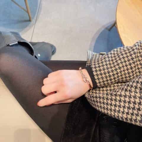 宝格丽BVLGARI窄版头尾带钻蛇骨手镯