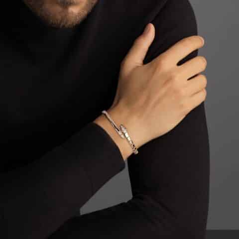 宝格丽BVLGARI窄版头尾带钻蛇骨手镯