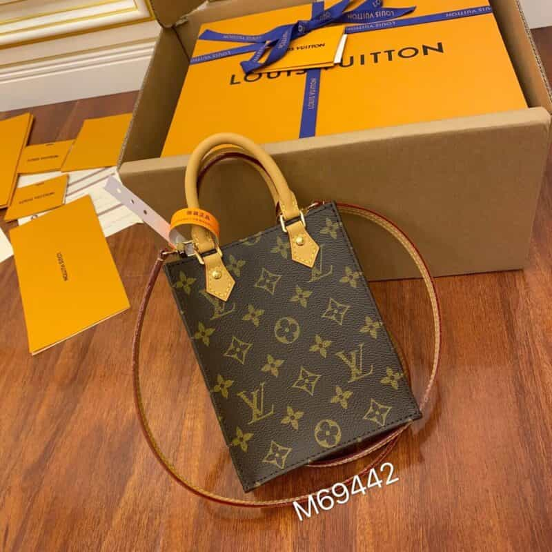 Louis Vuitton LV Petit Sac Plat托特琴谱包 M69442