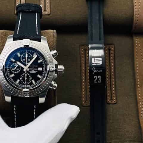 百.年灵BREITLING复仇者计时搭载丹东7750机芯系列腕表