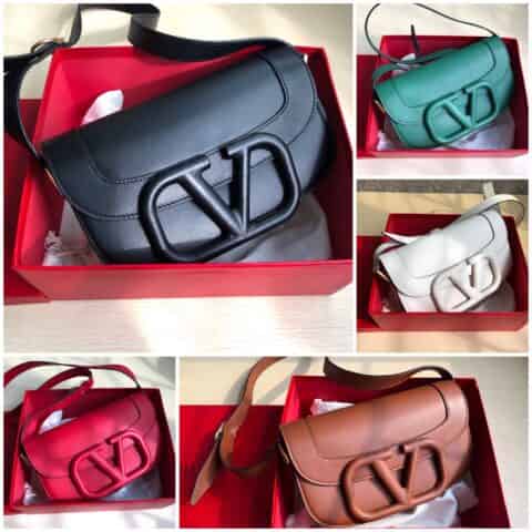 Valentino华伦天奴Garavani MAXI 超大LOGO小牛皮斜挎包1011S 1011L