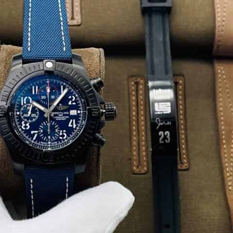 百.年灵BREITLING复仇者计时搭载丹东7750机芯系列腕表