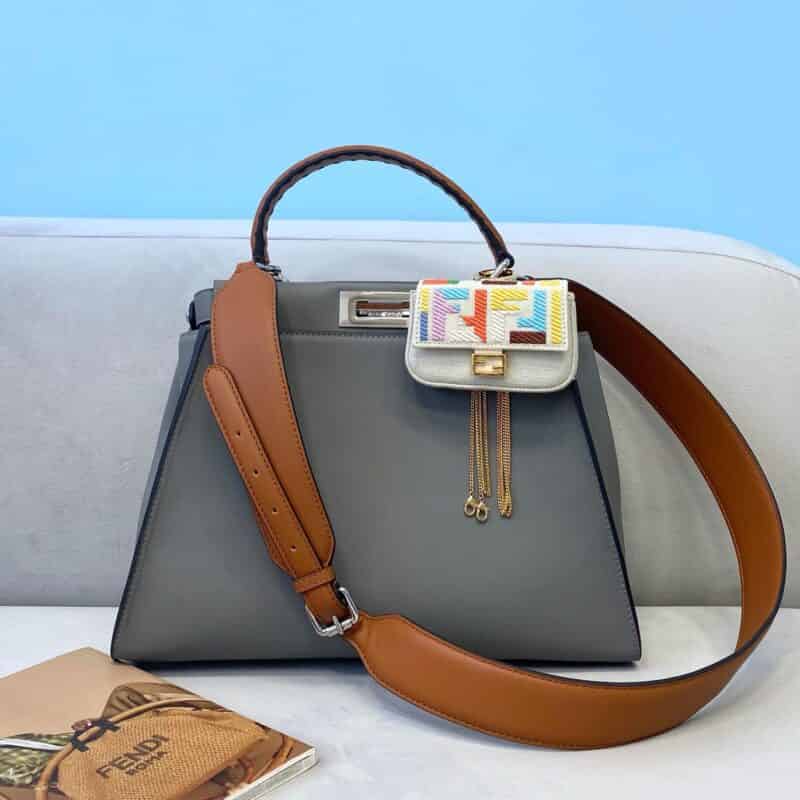 FENDI芬迪灰色Peekaboo手袋8336M