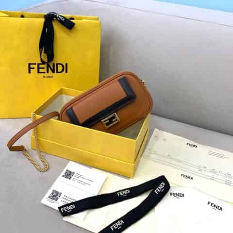 FENDI芬迪EASY BAGUETTE 黑色皮革手袋70213