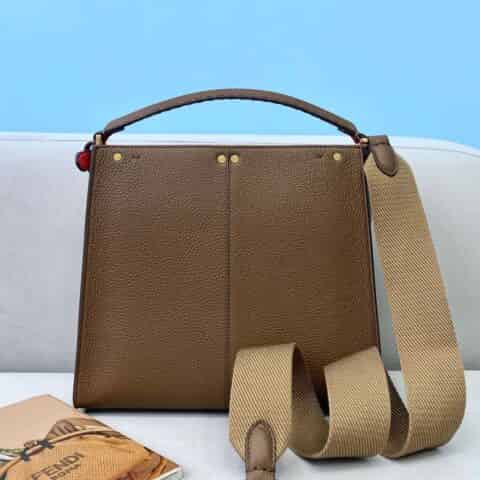 FENDI芬迪经典荔枝纹皮纯手工缝制peekaboo手袋305S