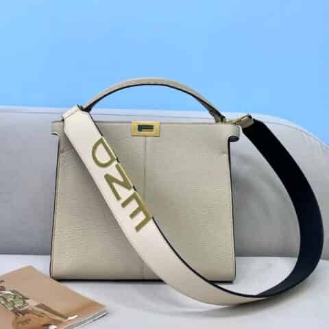 FENDI芬迪经典荔枝纹皮纯手工缝制peekaboo手袋305S