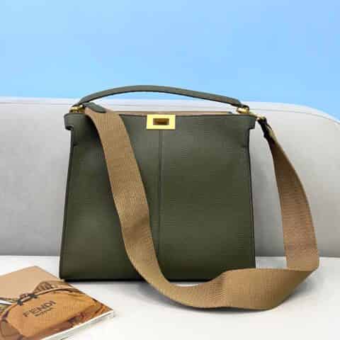 FENDI芬迪经典荔枝纹皮纯手工缝制peekaboo手袋305S