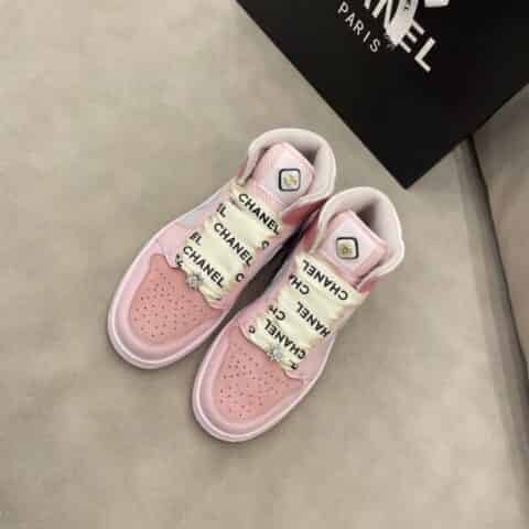 chanel香奈儿    独家AJ联名香奶奶”“超级火爆L小香高帮鞋