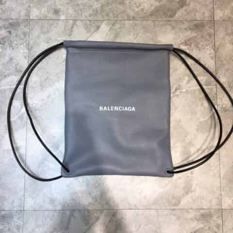 Balenciaga巴黎世家进口小牛皮双肩背包818