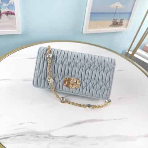 MIUMIU缪缪Matelasse珠光小羊皮仿水晶珍珠链条包5DH044