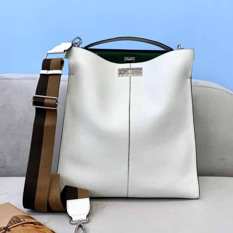 FENDI芬迪柔软荔枝纹牛皮手提包652