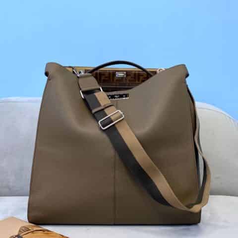 FENDI芬迪柔软荔枝纹牛皮peekaboo手提包653