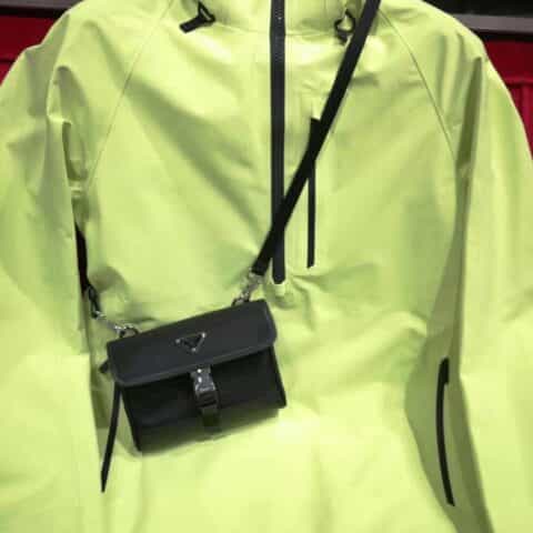 Prada Re-Nylon再生尼龙和Saffiano皮革手机包 2ZH108