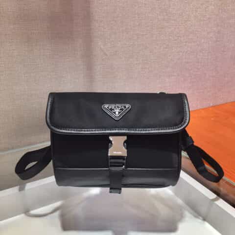 Prada Re-Nylon再生尼龙和Saffiano皮革手机包 2ZH108